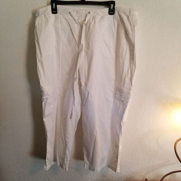 Cato Woman Size 22/24 White Capris With Drawstring - Picture 1 of 3